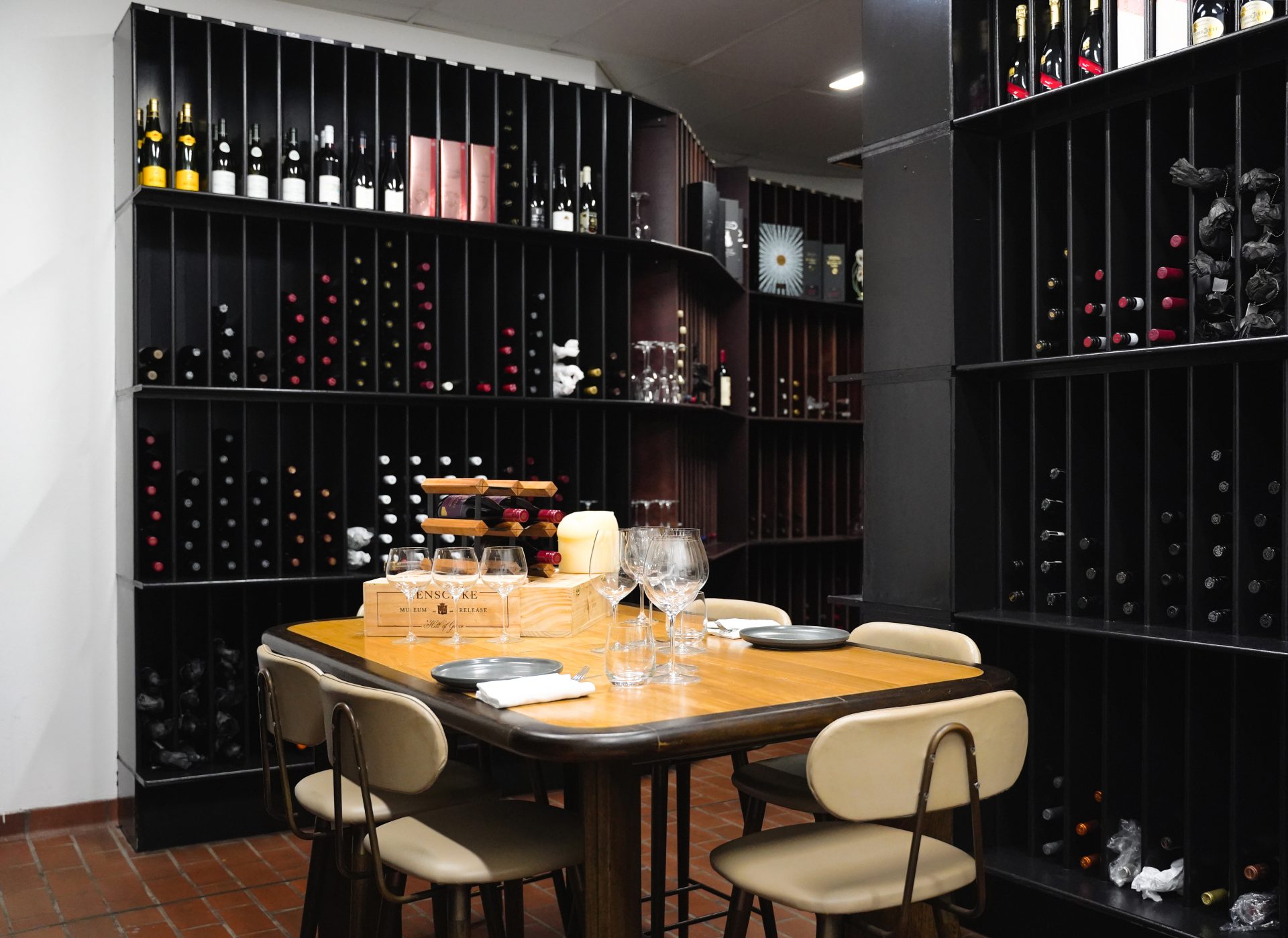 Wine Cellar Discovery and Guided Tasting