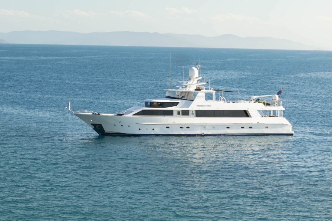 PHOENIX ONE | Hayman Island Private Charter